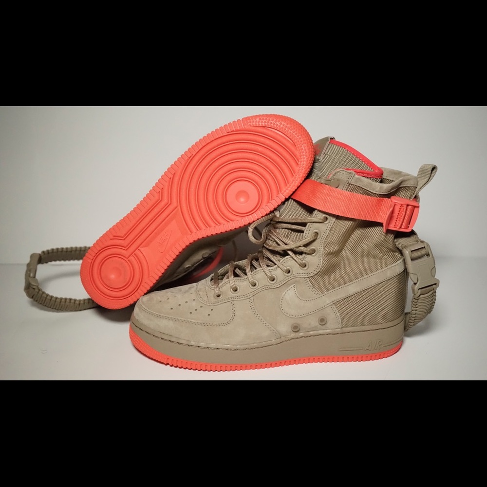Nike SF Air Force 1 High Top Boots .
